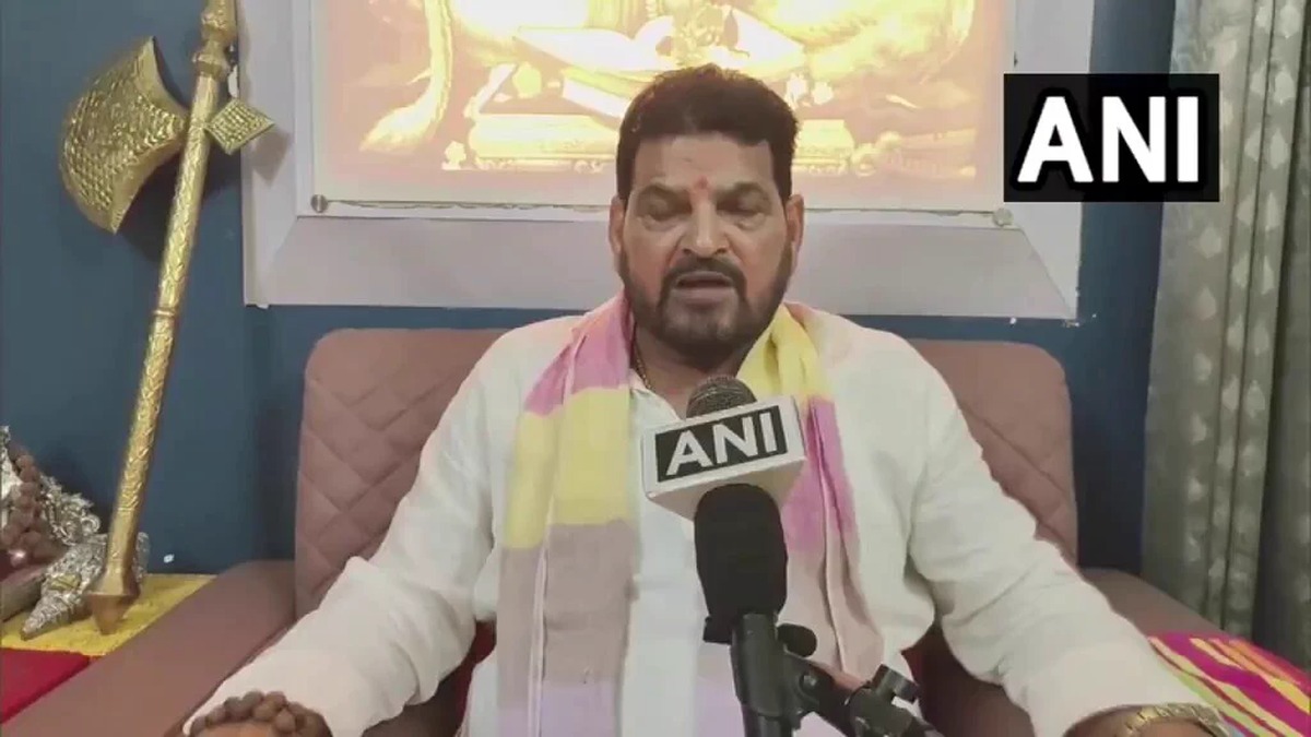 ईसीआई विवाद पर बृजभूषण सिंह का हमला, बोले- नियुक्ति प्रक्रिया पर पहले कानून नहीं था