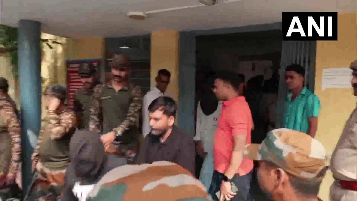 टाइगर श्रॉफ की कार पर फायरिंग: कोटा से पकड़े गए 3 संदिग्ध मुंबई पुलिस की हिरासत में