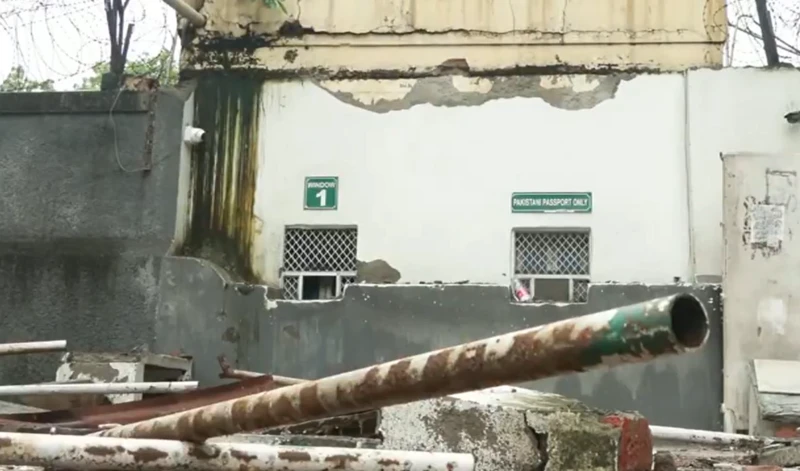 Structures outside Pakistan High Commission in Delhi demolished