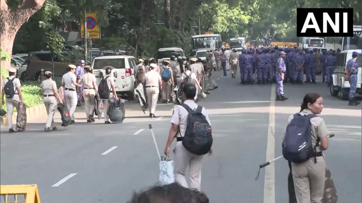 Delhi tightens security at Jantar Mantar as metro gates shut over protest call on SIR