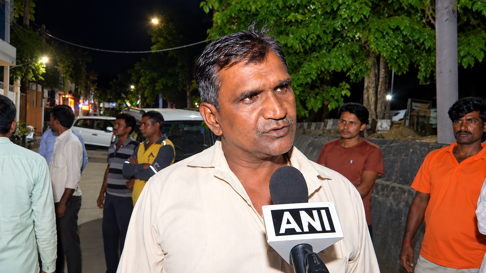 दिल्ली के कन्हैया नगर में माचिस को लेकर झगड़े के बाद 2 युवकों पर चाकू से हमला, एक की मौत