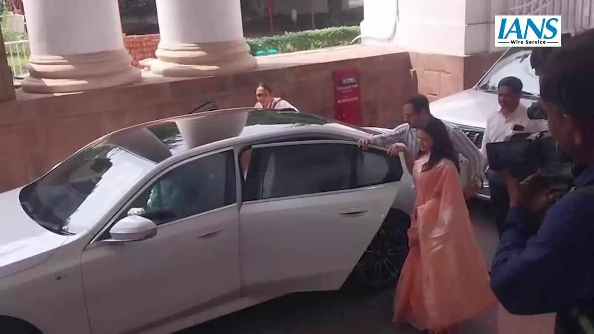 कोलकाता में कोयल मल्लिक बीजेपी में शामिल, राज्यसभा उम्मीदवार के तौर पर भरेंगी नामांकन