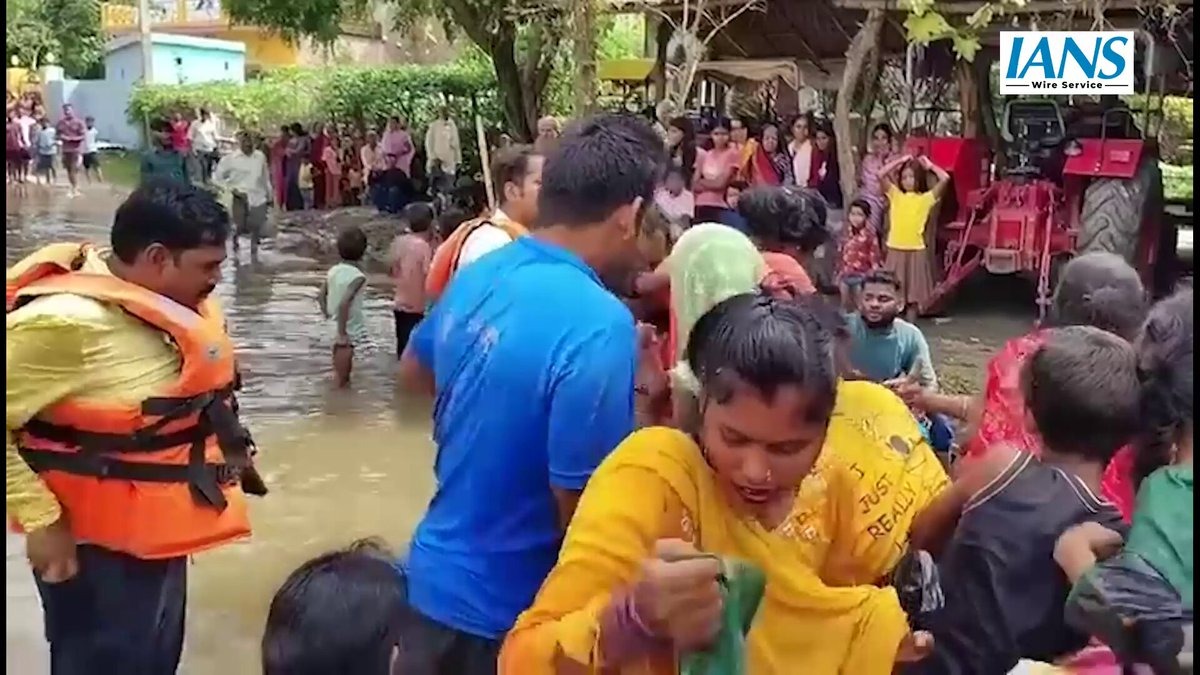 Gandak River floods 3 Maharajganj villages after Nepal water release, rain affects 5,000