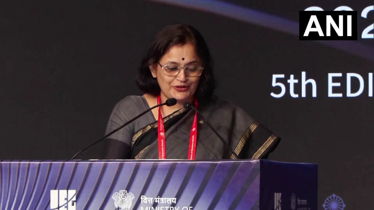 सार्वजनिक पूंजीगत खर्च 2 लाख करोड़ से बढ़कर इस साल करीब 12 लाख करोड़: अनुराधा ठाकुर