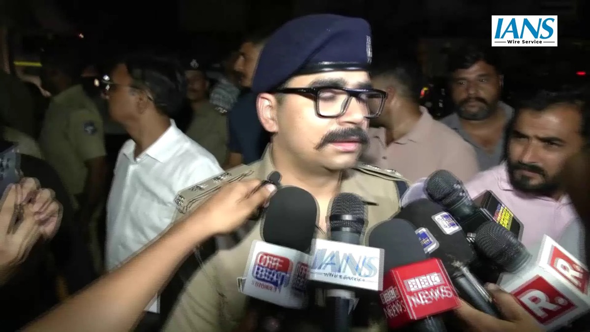 अहमदाबाद में कानून-व्यवस्था के लिए 250 से अधिक पुलिसकर्मी तैनात, ट्रैफिक पर भी नजर