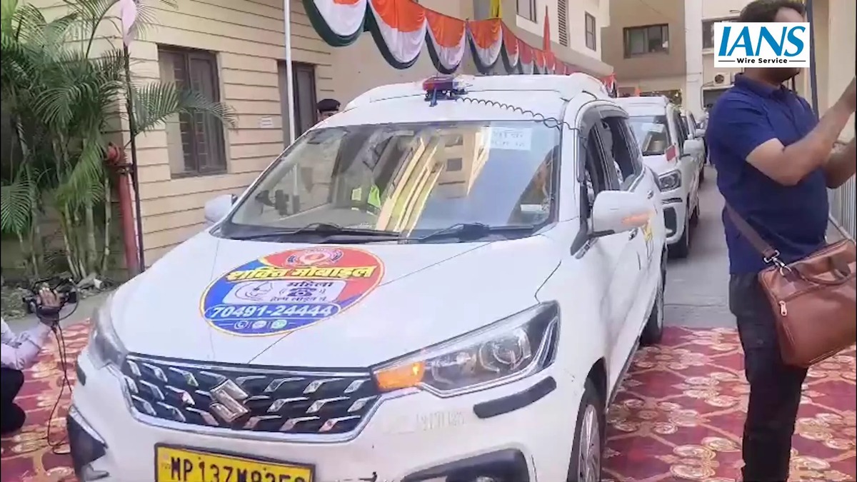 इंदौर में नवरात्रि के दौरान गरबा स्थलों पर महिला पुलिस की खास निगरानी