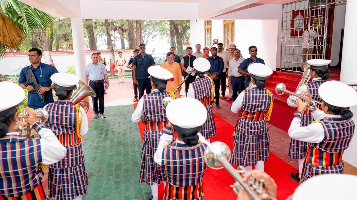 लक्षद्वीप को 100 प्रतिशत साक्षर केंद्रशासित प्रदेश घोषित किया गया